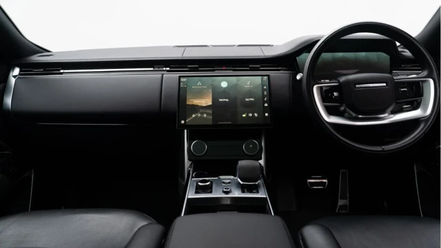 Land Rover Range Rover (22 Reg) 3.0 D350 HSE (Shadow Pack) Image 2