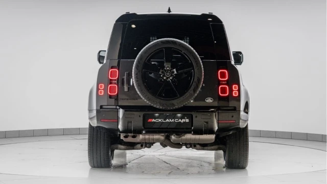 Land Rover Defender (72 Reg) 90 3.0 D250 SE Hard Top Commercial (+VAT) Image 7