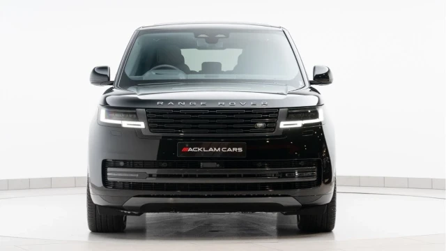 Land Rover Range Rover (74 Reg) 3.0 D350 HSE LWB 7 Seat (Shadow Pack) Image 5