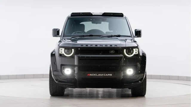 Land Rover Defender (23 Reg) 110 3.0 D300 X-Dynamic HSE Hard Top (5 Seat) (URBAN Widetrack) (+VAT) Image 7