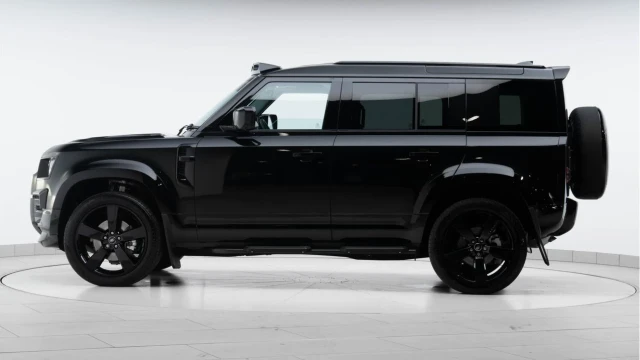 Land Rover Defender (25 Reg) 110 3.0 D250 S (Bespoke) Image 4