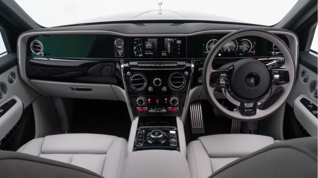 Rolls-Royce Cullinan (25 Reg) 6.75 V12 Series II Image 2