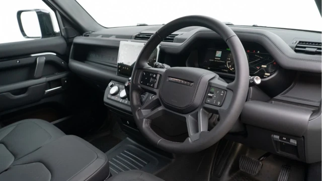 Land Rover Defender (25 Reg) 110 3.0 D250 X-Dynamic HSE Hard Top Commercial (3 Seat) (+VAT) Image 2