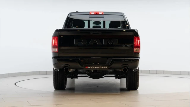 Dodge RAM 1500 (25 Reg) 5.7 V8 HEMI Classic SLT (VAT Q) Image 5