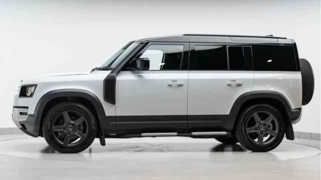 Land Rover Defender (72 Reg) 110 3.0 D250 Hard Top Commercial (+VAT) Image 4