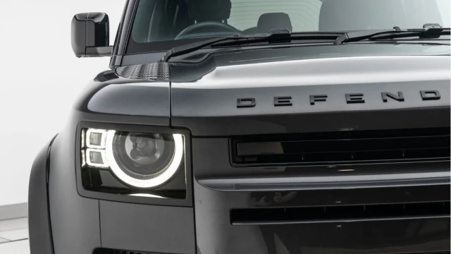 Land Rover Defender (73 Reg) 110 3.0 D250 X-Dynamic SE (Bespoke) Image 8