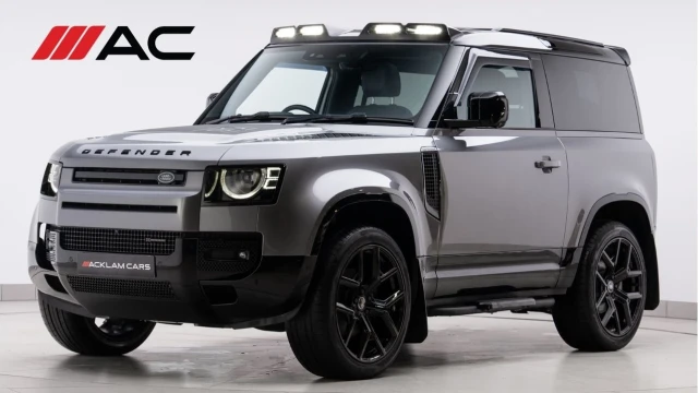 Land Rover Defender (23 Reg) 90 3.0 D250 X-Dynamic SE (Black Pack) Image 1