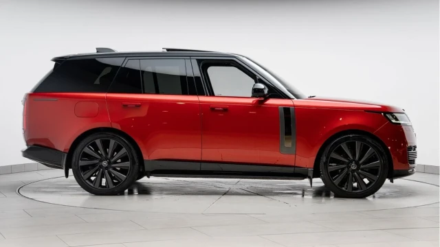 Land Rover Range Rover (25 Reg) 4.4 V8 P615 SV (VAT Q) Image 5