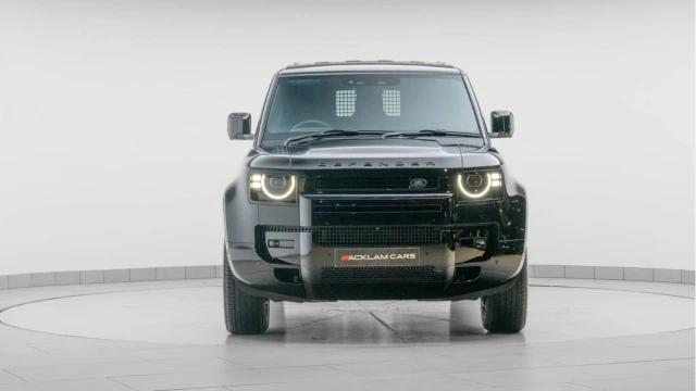 Land Rover Defender (75 Reg) 110 3.0 D350 X-Dynamic HSE Hard Top Commercial (3 Seat) (+VAT) Image 7