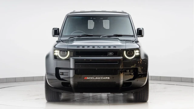 Land Rover Defender (75 Reg) 90 3.0 D250 X-Dynamic HSE Hard Top Commercial (3 Seat) (+VAT) Image 5