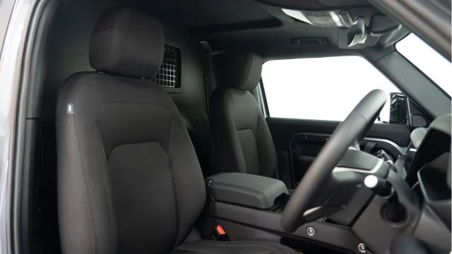 Land Rover Defender (73 Reg) 90 3.0 D250 Hard Top Commercial (URBAN) (+VAT) Image 3