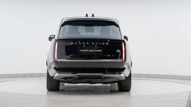 Land Rover Range Rover (72 Reg) 3.0 D300 SE Image 5