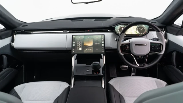 Land Rover Range Rover Sport (24 Reg) 4.4 V8 P635 SV Edition One Image 2
