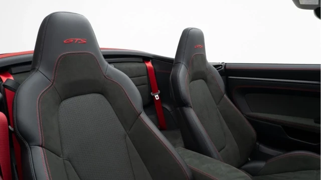 Porsche 911 (25 Reg) Carrera 4 3.6 GTS Convertible (992.2) Image 4