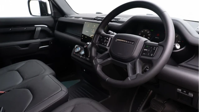 Land Rover Defender (25 Reg) 110 3.0 D350 X-Dynamic HSE Hard Top Commercial (3 Seat) (Bespoke) (+VAT) Image 2