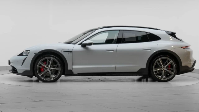 Porsche Taycan (73 Reg) 4S Cross Turismo Image 4