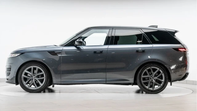 Land Rover Range Rover Sport (73 Reg) 3.0 D300 Dynamic SE (Black Pack) Image 7