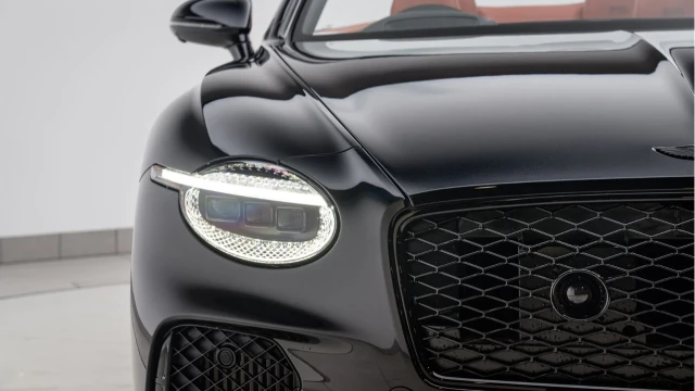 Bentley Continental (25 Reg) GTC 4.0 V8 Black Edition Hybrid Convertible Image 5