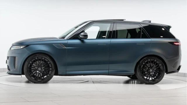 Land Rover Range Rover Sport (75 Reg) 4.4 V8 P635 SV Edition Two Image 4