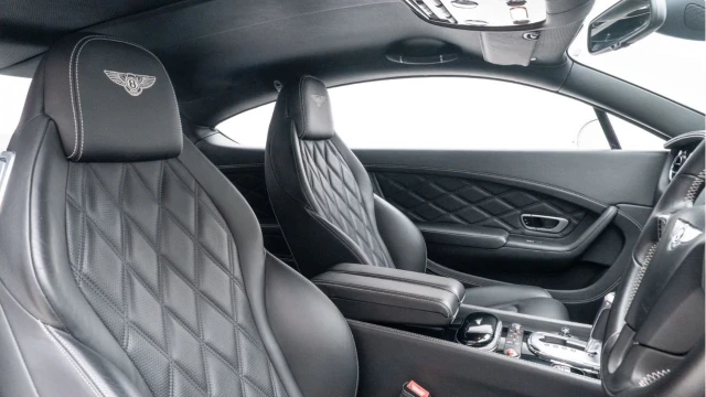Bentley Continental (15 Reg) 4.0 V8 Concours Series Coupe Image 3