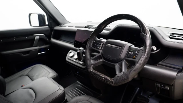 Land Rover Defender (25 Reg) 110 3.0 D350 X-Dynamic HSE Hard Top Commercial (6 Seat) (+VAT) Image 2