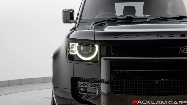 Land Rover Defender (24 Reg) 90 2.0 P300 X-Dynamic HSE (Black Pack) Image 8