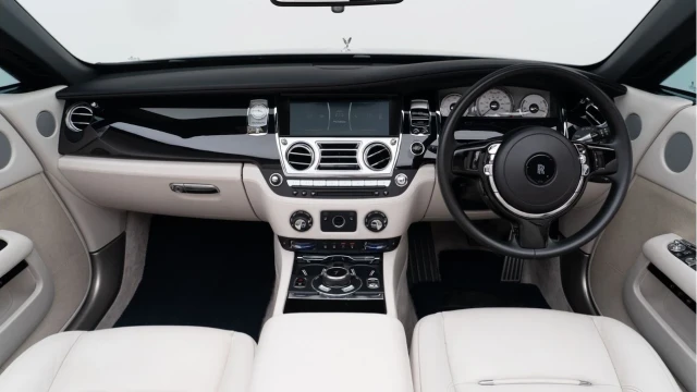 Rolls-Royce Dawn (20 Reg) 6.6 V12 Convertible Image 2