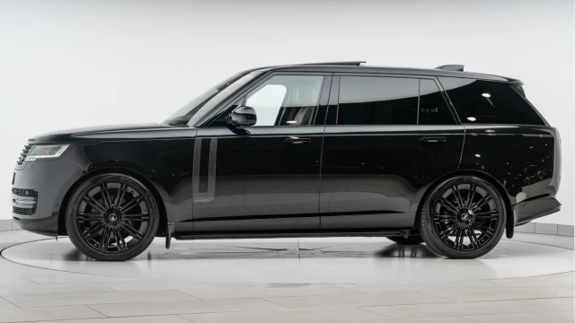 Land Rover Range Rover (23 Reg) 3.0 D350 Autobiography LWB (7 Seat) Image 4