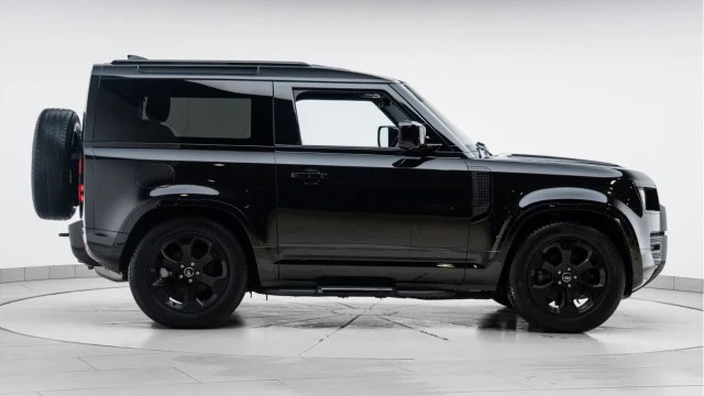 Land Rover Defender (74 Reg) 90 3.0 D250 X-Dynamic SE (VAT Q) Image 5