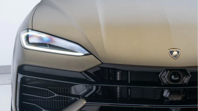 Lamborghini Urus (75 Reg) 4.0 V8 SE Hybrid Image 8