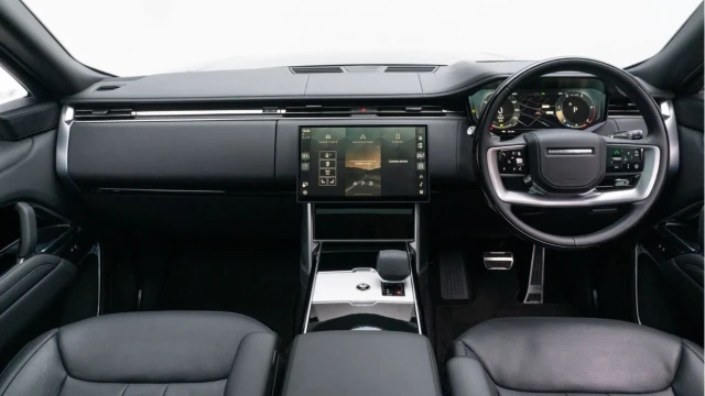 Land Rover Range Rover (74 Reg) 3.0 D350 Autobiography LWB (7 Seat) Image 2