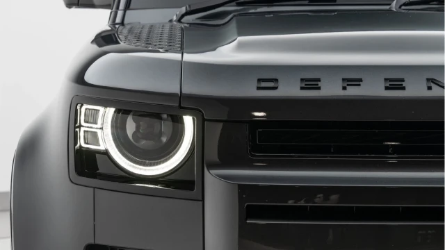 Land Rover Defender (25 Reg) 110 3.0 D350 X-Dynamic HSE Hard Top Commercial (3 Seat) (+VAT) Image 7