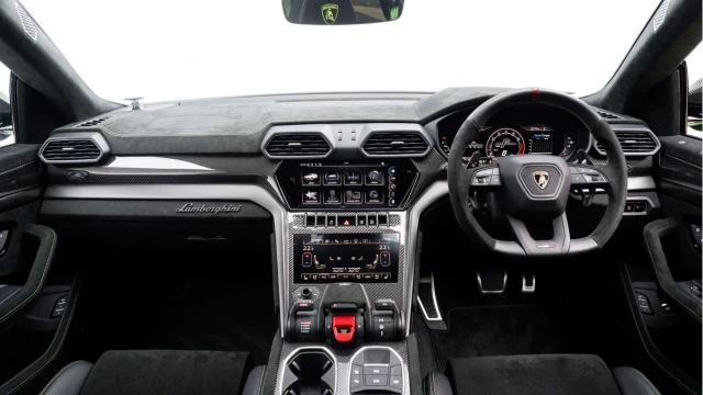 Lamborghini Urus (25 Reg) 4.0 V8 Performante Image 2