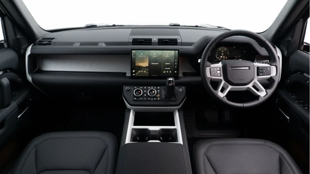 Land Rover Defender (74 Reg) 110 3.0 D350 X-Dynamic SE (7 Seat) Image 2
