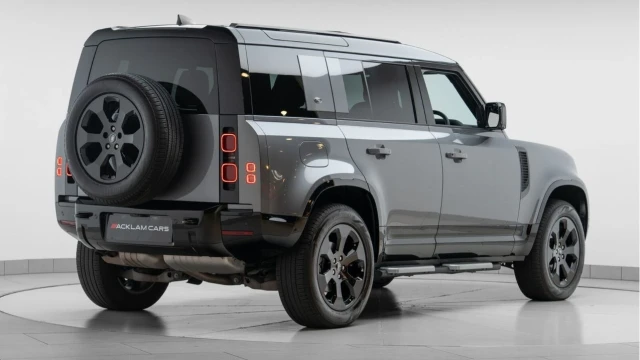 Land Rover Defender (73 Reg) 110 3.0 D250 X-Dynamic SE (Black Pack) Image 6