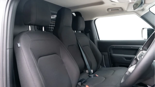 Land Rover Defender (24 Reg) 90 3.0 D250 Hard Top Commercial (3 Seat) (+VAT) Image 3