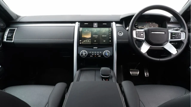 Land Rover Discovery (24 Reg) 3.0 D300 Dynamic HSE (VAT Q) Image 2