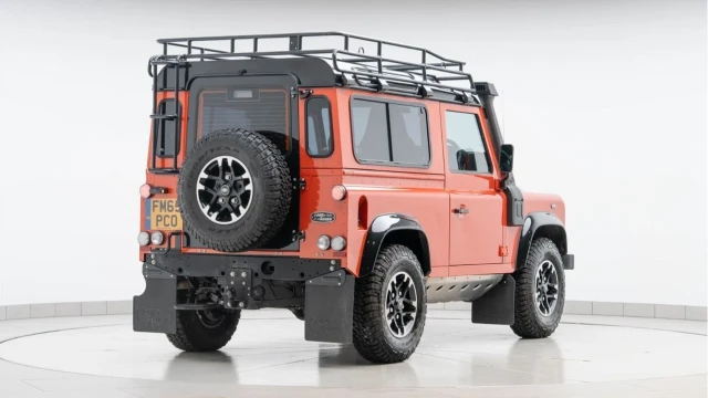 Land Rover Defender 90 (65 Reg) 90 2.2TD Adventure Image 6