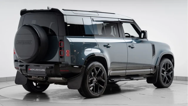 Land Rover Defender (25 Reg) 110 3.0 D250 X-Dynamic SE (Black Pack) Image 6