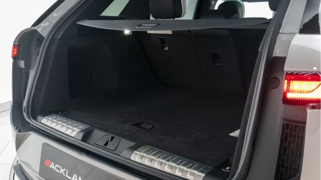 Land Rover Range Rover Sport (24 Reg) 3.0 D300 Dynamic SE (Black Pack) Image 4