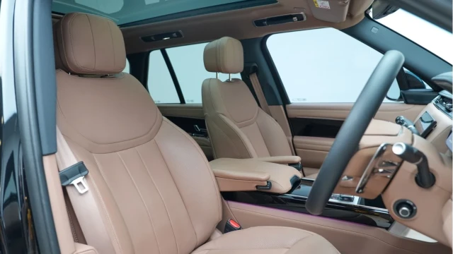 Land Rover Range Rover (24 Reg) 3.0 D300 HSE (Shadow Pack) Image 3