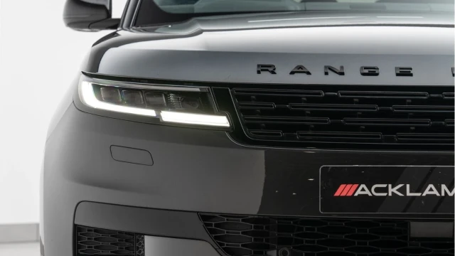 Land Rover Range Rover Sport (72 Reg) 3.0 D350 Autobiography (Black Pack) Image 8