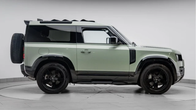 Land Rover Defender (23 Reg) 90 3.0 D300 75th Limited Edition Image 5