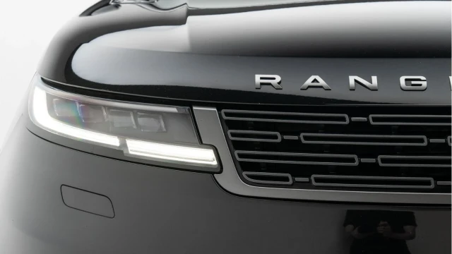 Land Rover Range Rover Sport (23 Reg) 3.0 D300 SE Image 8