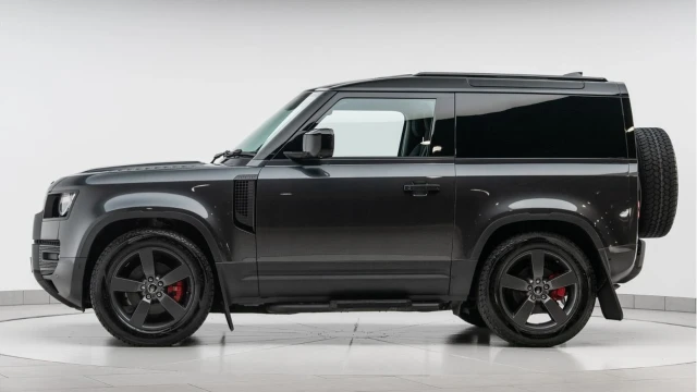 Land Rover Defender 90 (24 Reg) 90 3.0 D250 Hard Top Commercial (3 Seat) (+VAT) Image 5