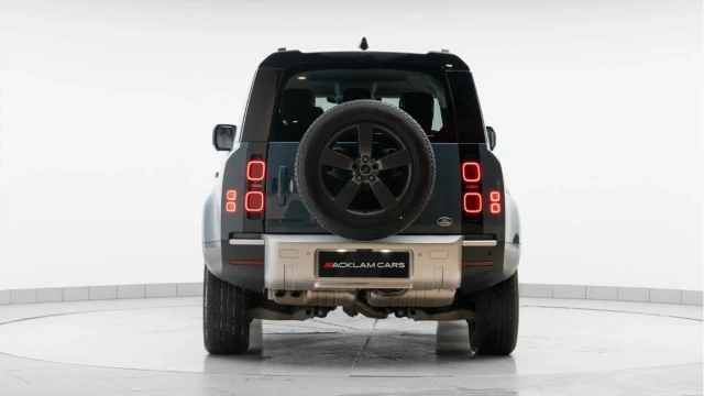 Land Rover Defender (23 Reg) 110 3.0 D250 HSE Hard Top (6 Seat) (+VAT) Image 4