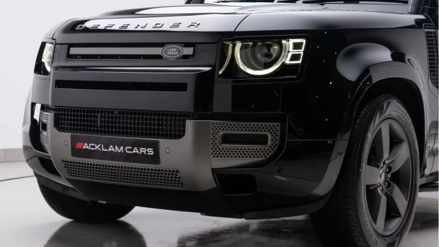 Land Rover Defender (74 Reg) 110 3.0 D250 X-Dynamic SE Hard Top Commercial (3 Seat) (+VAT) Image 8