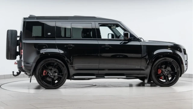Land Rover Defender (72 Reg) 110 3.0 P400 X (Black Pack) Image 7