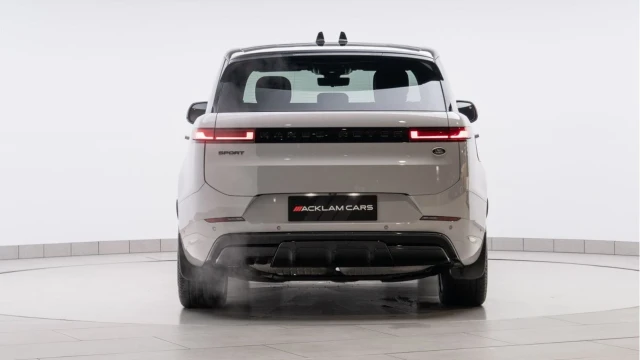 Land Rover Range Rover Sport (72 Reg) 3.0 D300 Dynamic SE (Black Pack) Image 5