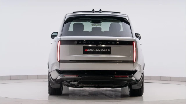 Land Rover Range Rover (25 Reg) 3.0 D350 HSE (Shadow Pack) Image 5
